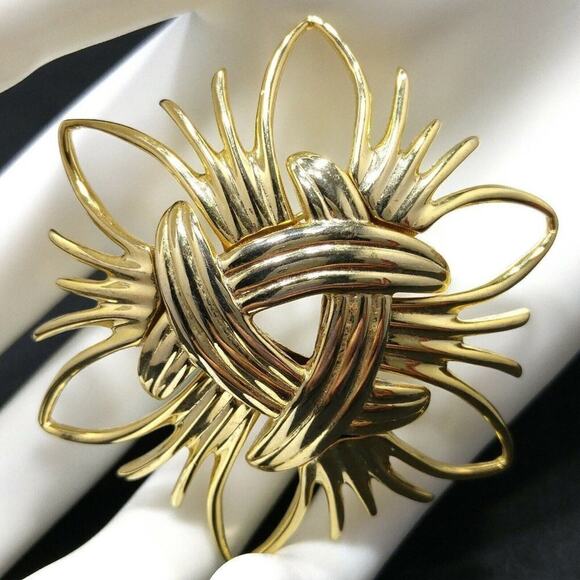 Kenneth Lane Modernist Convex Openwork Woven Brooch, Runway, Gold Plated, 2 1/2" - Picture 2 of 10